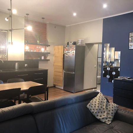 Apartament Srodmiescie 1 Sypialnia Oraz 1 Salon วาลบ์จิก ภายนอก รูปภาพ
