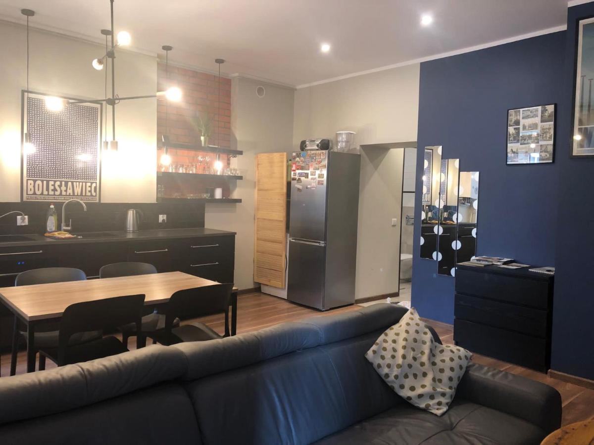 Apartament Srodmiescie 1 Sypialnia Oraz 1 Salon วาลบ์จิก ภายนอก รูปภาพ